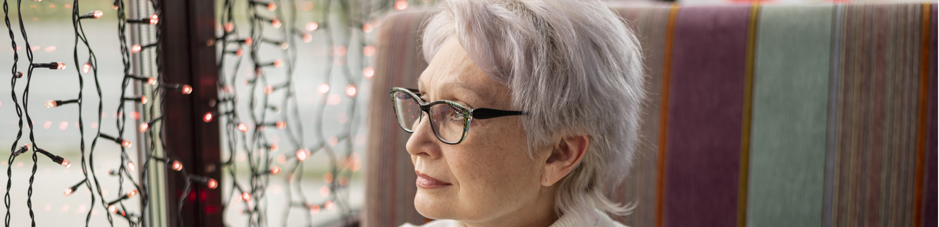 Приливы при климаксе: что делать